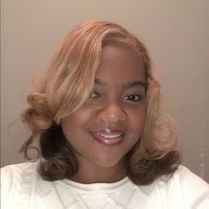 Meet your Posher, Mina